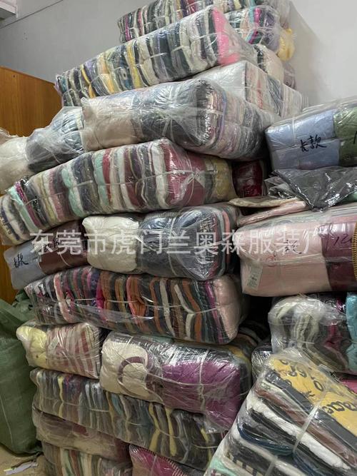 广东工厂一元服装清仓处理库存四季外贸出口尾货地摊赶集衣服批发